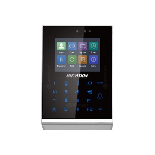 Cititor control access stand-alone Hikvision Pro Series DS-K1T105AM, capacitate carduri Mifare: 100000, capacitate evenimente: 300000, distanta citire card: 0 la 5 cm,  suporta RS-485 and Wiegand (26/34), ecran LCD 2.8 inch, suporta  ISUP protocol, comuni